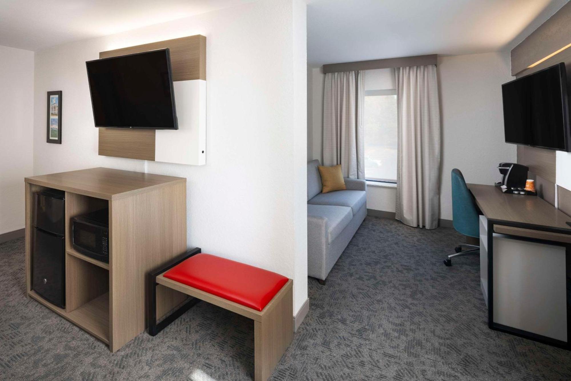 Comfort Inn & Suites Dahlonega University Area Экстерьер фото