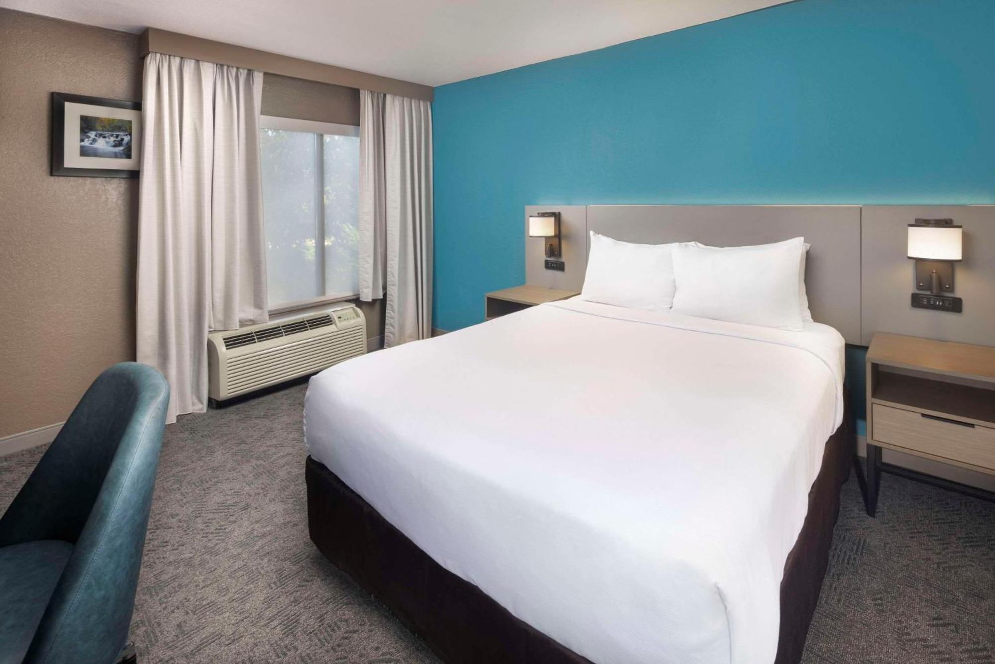 Comfort Inn & Suites Dahlonega University Area Экстерьер фото