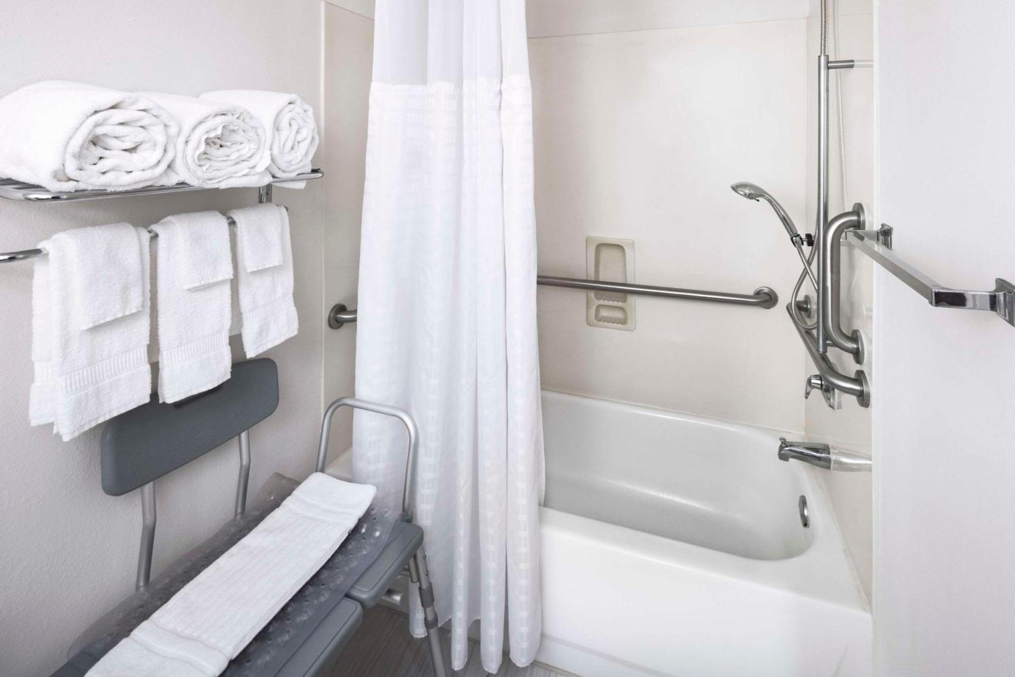 Comfort Inn & Suites Dahlonega University Area Экстерьер фото