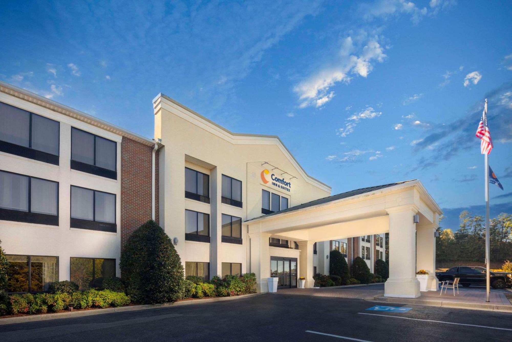 Comfort Inn & Suites Dahlonega University Area Экстерьер фото