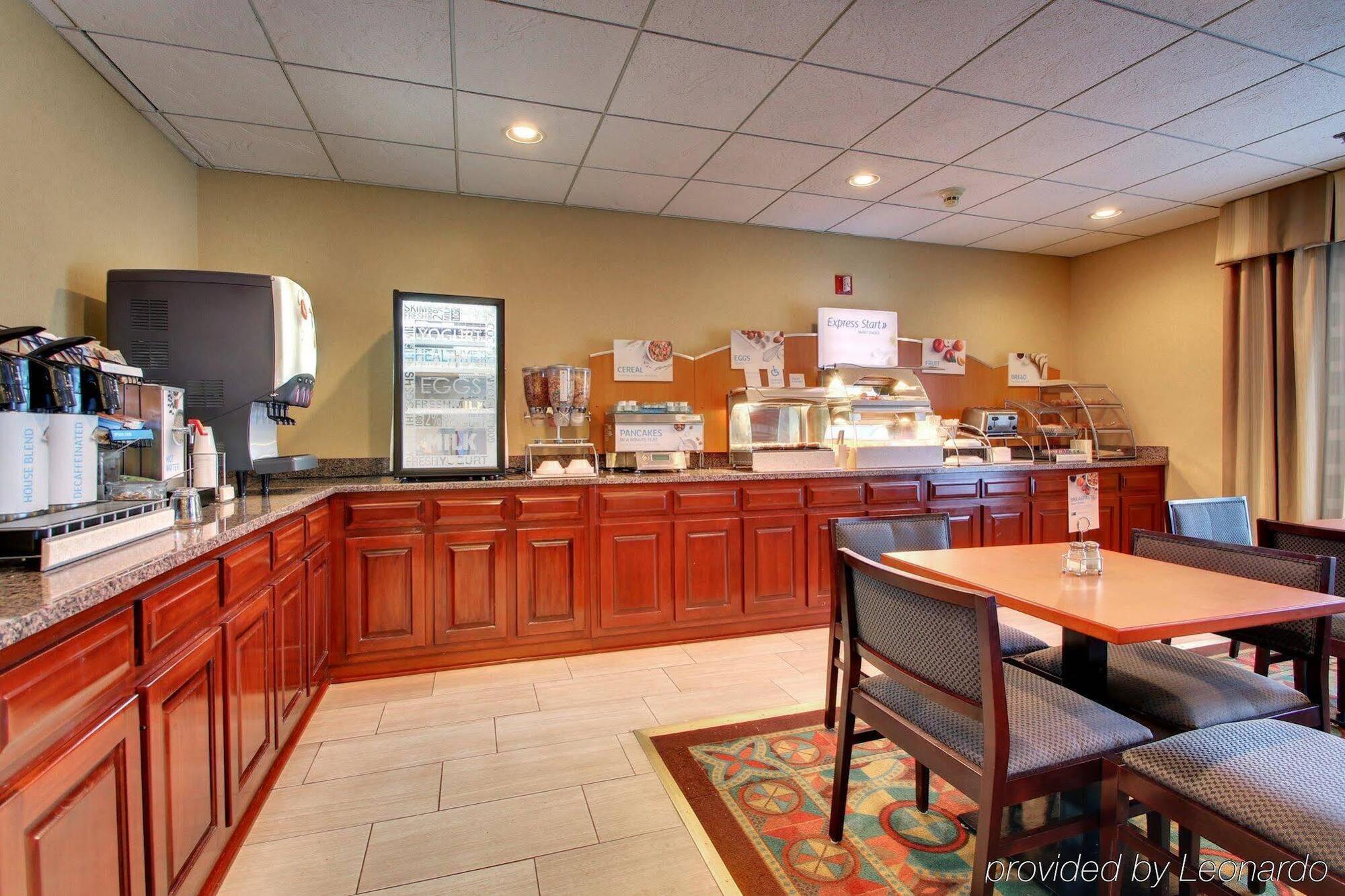 Comfort Inn & Suites Dahlonega University Area Экстерьер фото